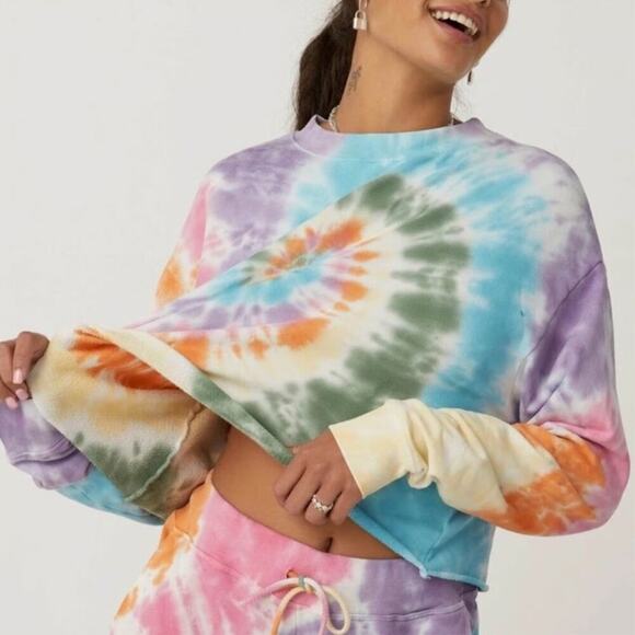 Daydreamer Tops - Daydreamer Rainbow Tie Dye Cropped Sweatshirt Size M